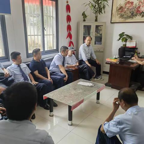凝心聚力携手同心——线长带领员工“串门”当“保洁员”