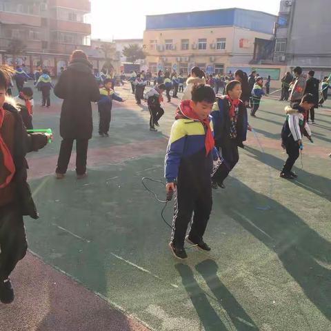 阳光下，快乐成长！