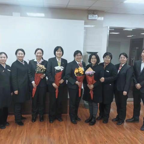 只争朝夕不负韶华