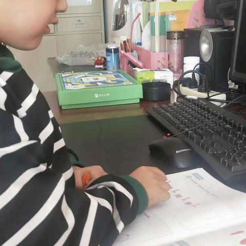 【腹有诗书气自华•爱上学习】大保当第一幼儿园小三班高梓铭学习打卡第四十三天。我爱学习，做更好的自己。