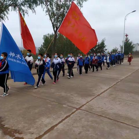 “九九重阳节、浓浓敬老情”——神木市第十中学重阳节走进福利院活动