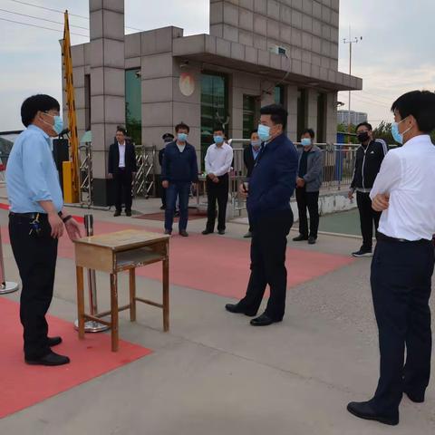 【店子集街道初中】县领导刘祥彬莅临我校检查指导学校复学疫情防控工作