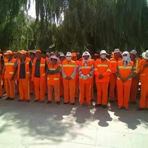 创建全国卫生城镇，我们在行动——花官镇环卫队