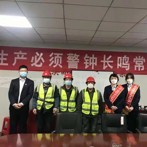 高科园宁夏路支行党员先锋队上门服务代发工资客户