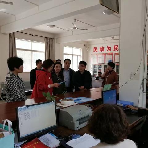 市医保局来我县督导检查脱贫攻坚成效考核问题整改工作