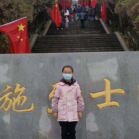 清明时节雨纷纷，路上行人欲断魂。借问酒家何处有？牧童遥指杏花村。