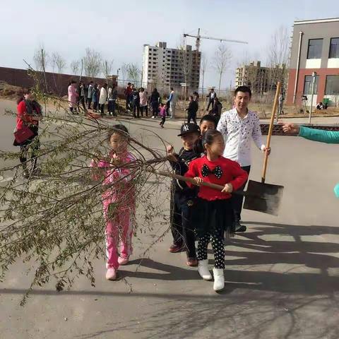 春天到了，他们种的不是树！