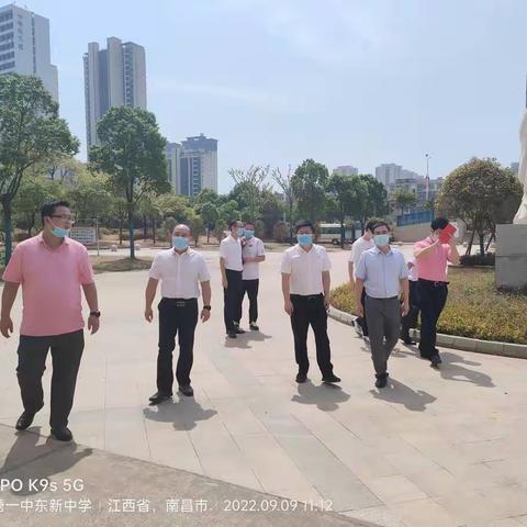 送鲜花  感师恩                莲塘一中东新中学教师节活动