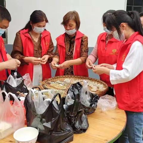 温暖饺子宴，殷殷敬老情，为老人送上“舌尖上的幸福生活”