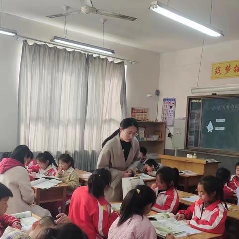 【全环境立德树人】“不忘初心，砥砺前行”——沂水县国际希望小学党员教师、共青团员教师示范课