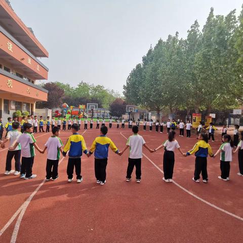 🌸“桃花朵朵开”🌸———蒲西街道菜北中心小学二年级二班体育游戏活动