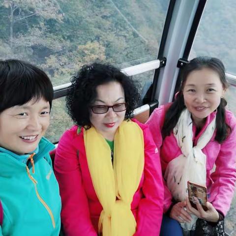 三人畅游王屋山