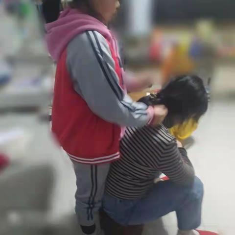 温馨三月天，感恩在行动——君山路小学六三中队“三八”妇女节活动纪实