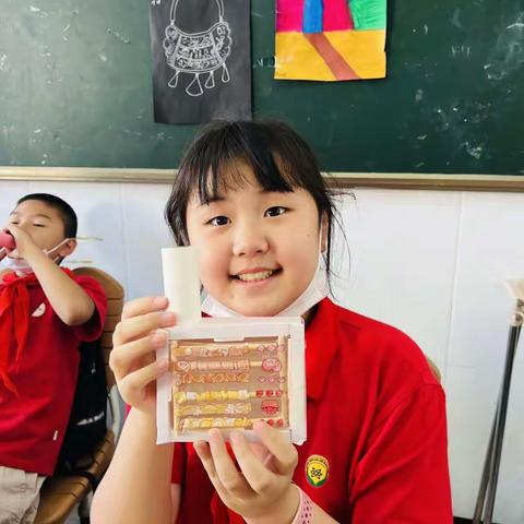 在学校多彩的课堂上