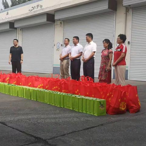 历城区总工会夏送清凉慰问一线员工