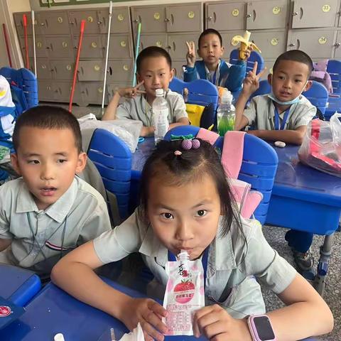 石河子第二十二中学   一年级二班