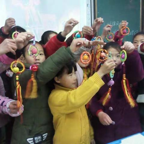 中国结之吉祥饰物（第一实验小学四年级二班特色活动）