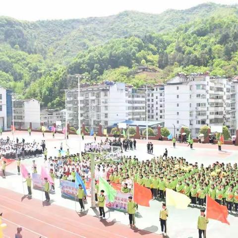 激扬青春展风采，砥砺奋进新时代—宁陕中学高二四班