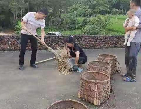 教育扶贫，我们一直在-桥头乡中石小学