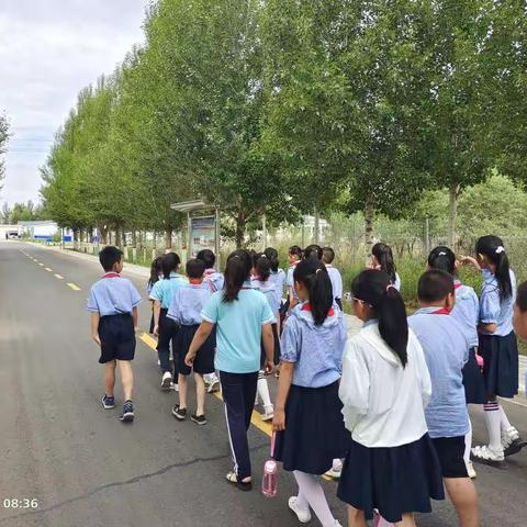 苏尼特右旗第四小学三年级（3）班社会实践活动——参观森林公安局生态文化教育基地及国防教育基地