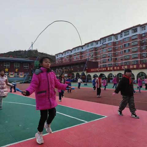 延川红军小学《跳绳社团》