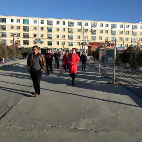 敞开校园大门 架起家校心桥