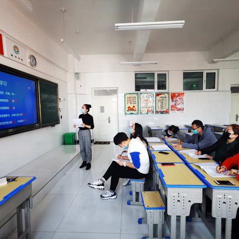 学习“深度学习”理论知识——艺术组常规教研活动