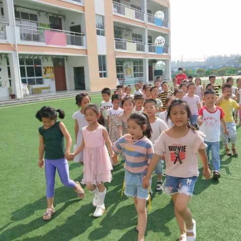 陆集中心幼儿园（大三班）走进小学 走向明天