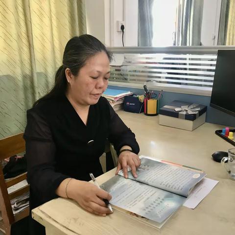 万秀师说 || 用心用爱浇灌满园桃李