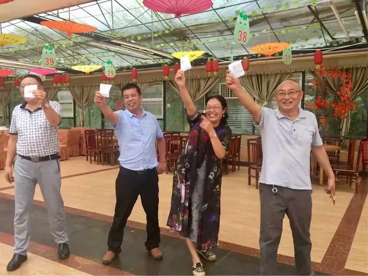 2017年9月23日，生日嗨嗨群在射洪万象农庄为成 勤．许世林．王艳君．陈建国．李永平．江晓红庆生