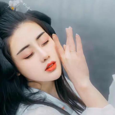 【当代.短诗】缘起，我在人群中看见你；缘灭，我看见你在人群中