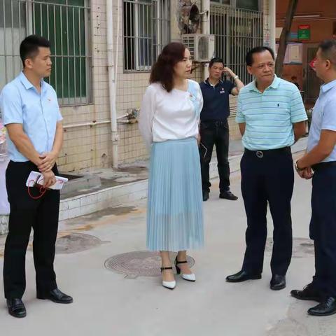 挂点网格领导到大洋社区检查全国文明城市创建工作