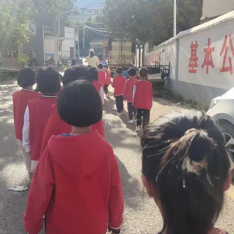 走进小学，体验成长——纸厂乡幼儿园大班参观小学