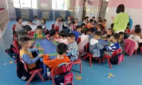 鸿秀幼儿园大二班期末总结