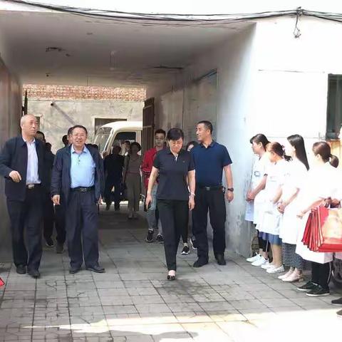 县人大领导到峪口镇卫生院对中医药工作进行调研