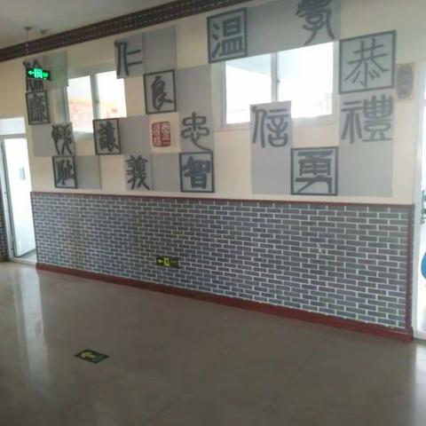 小学六年转眼之间就结束了，六（2）班在即将离开母校老师带领孩子们参观母校！