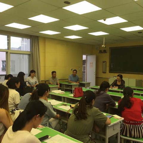 共同携手做孩子引路人——栾川县实验二小一年级教师入学前培训