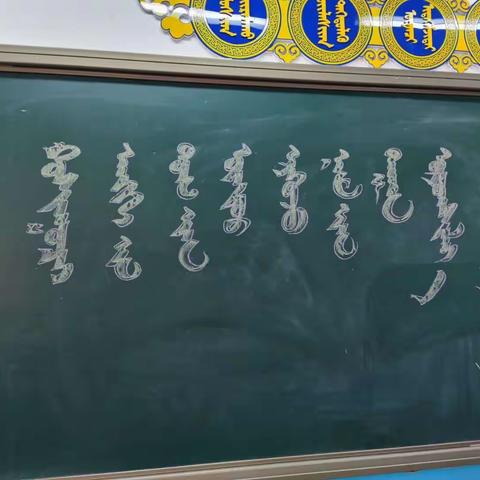 陈旗民族小学《高举队旗跟党走 星星火炬更灿烂》少先队建队日活动