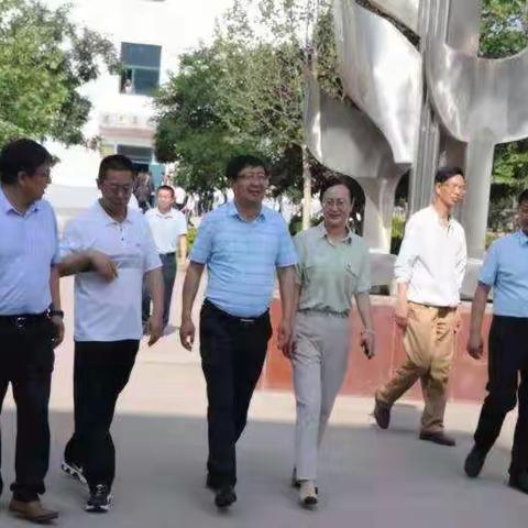 会宁一中校长张贵荣、会宁三中党支部书记段永平到我县两所高中调研考察