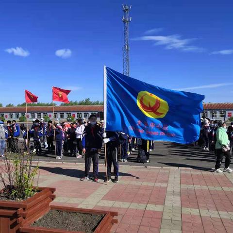 与祖国共奋进，与时代共前行