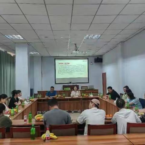 盟公司工会深入东乌分公司进行和谐企业宣讲