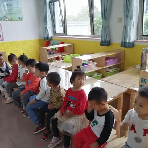 小班的宝宝们今天棒棒的