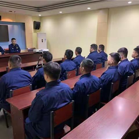 美里湖消防救援站落实“2.4”视频会议精神召开全体指战员大会