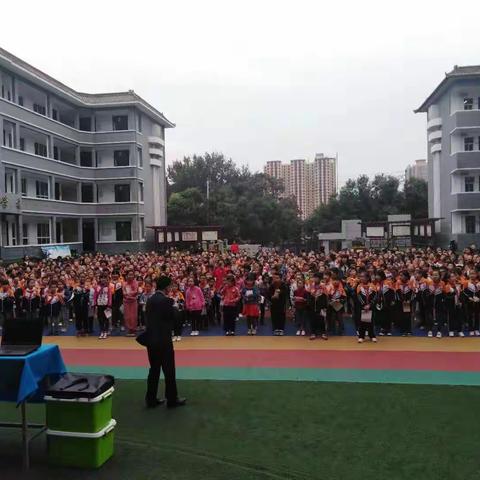 机器人构建、编程课程走进“彬州小清华”——范公小学机器人构建、编程课程