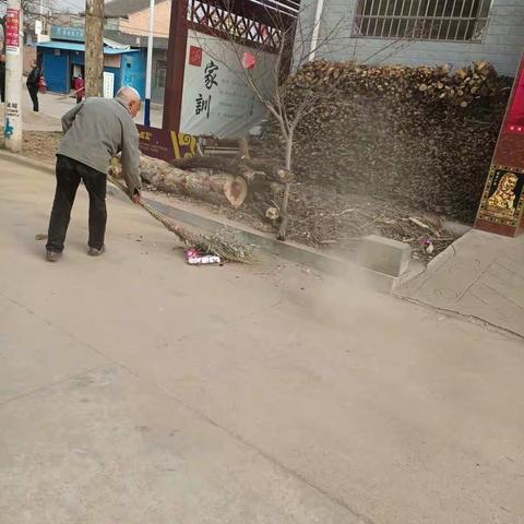 “周至258民呼我先行”翠峰镇东肖村东肖村举行“爱干净，爱整洁，扮靓东肖颜值”活动