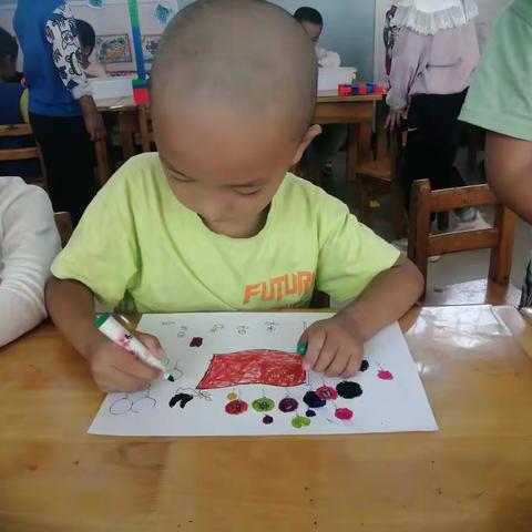 [萌娃爱祖国，呵护我成长]