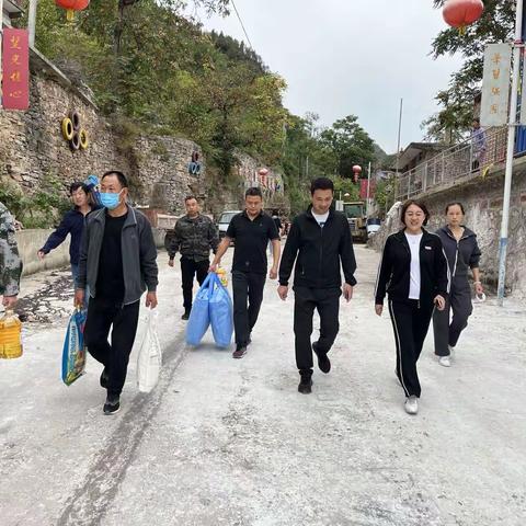 走基层   调研慰问困难群众  喜迎二十大