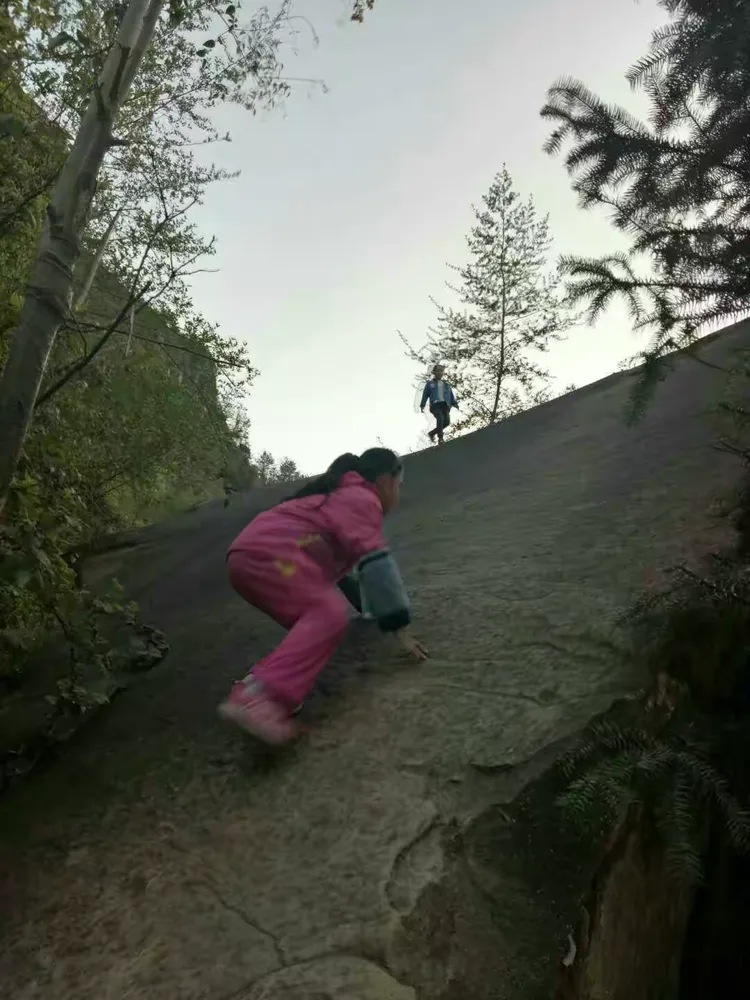 石林奇,险,秀!我是爬不上去的,看来只有小孩子能上去了!😊