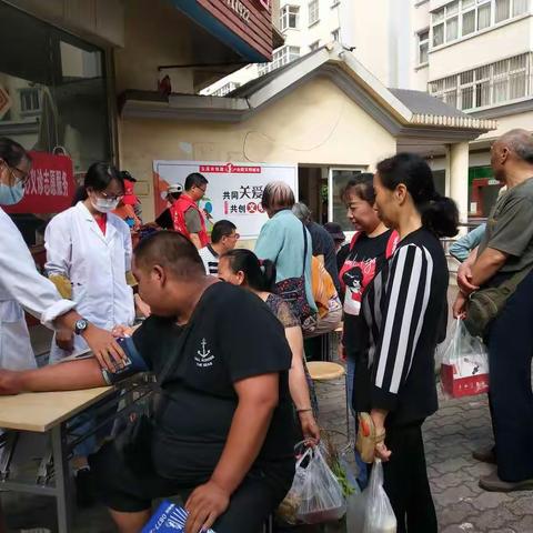 我为群众办实事  爱心义诊进社区