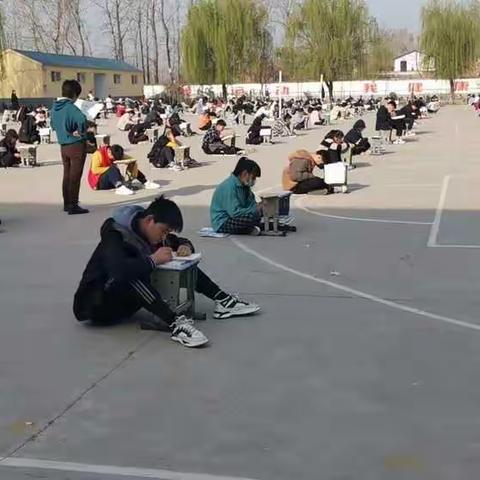 黄冢初中迎来新学期第一次模拟考试